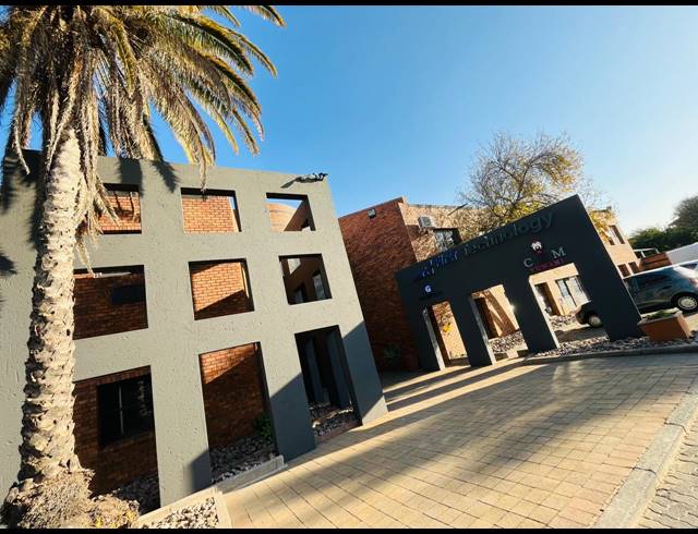 3,397M² OFFICE FOR SALE IN VORNA VALLEY